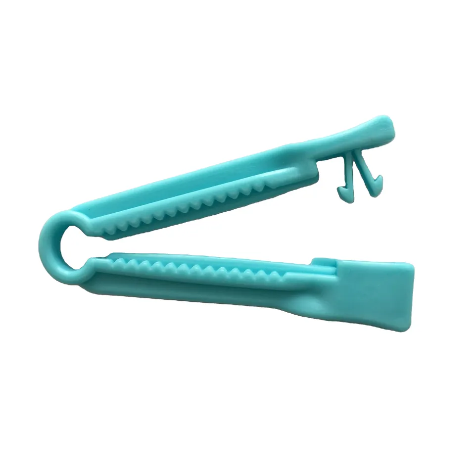 Sterilized umbilical cord clamp 5