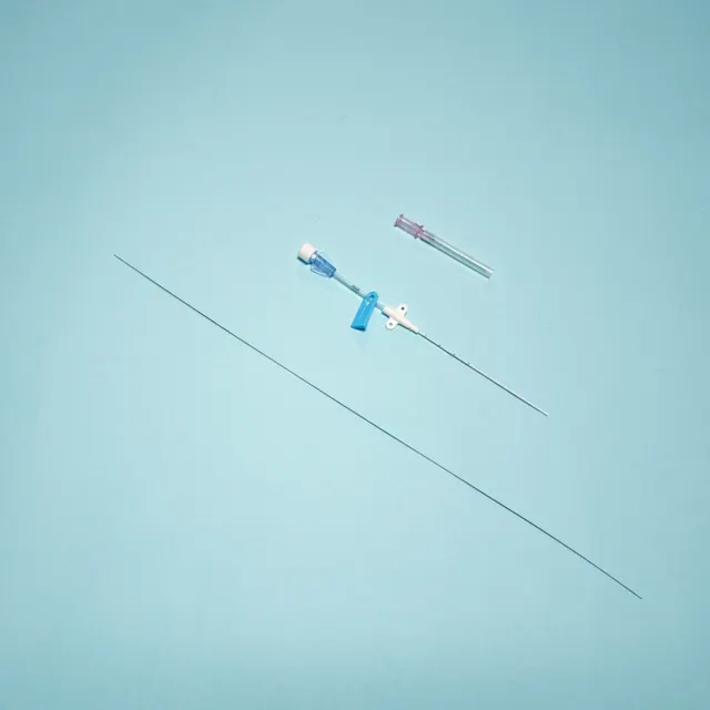 Medical Disposable Arterial Catheter Set Flexible Arterial Line for Real-Time Blood Pressure Monitoring