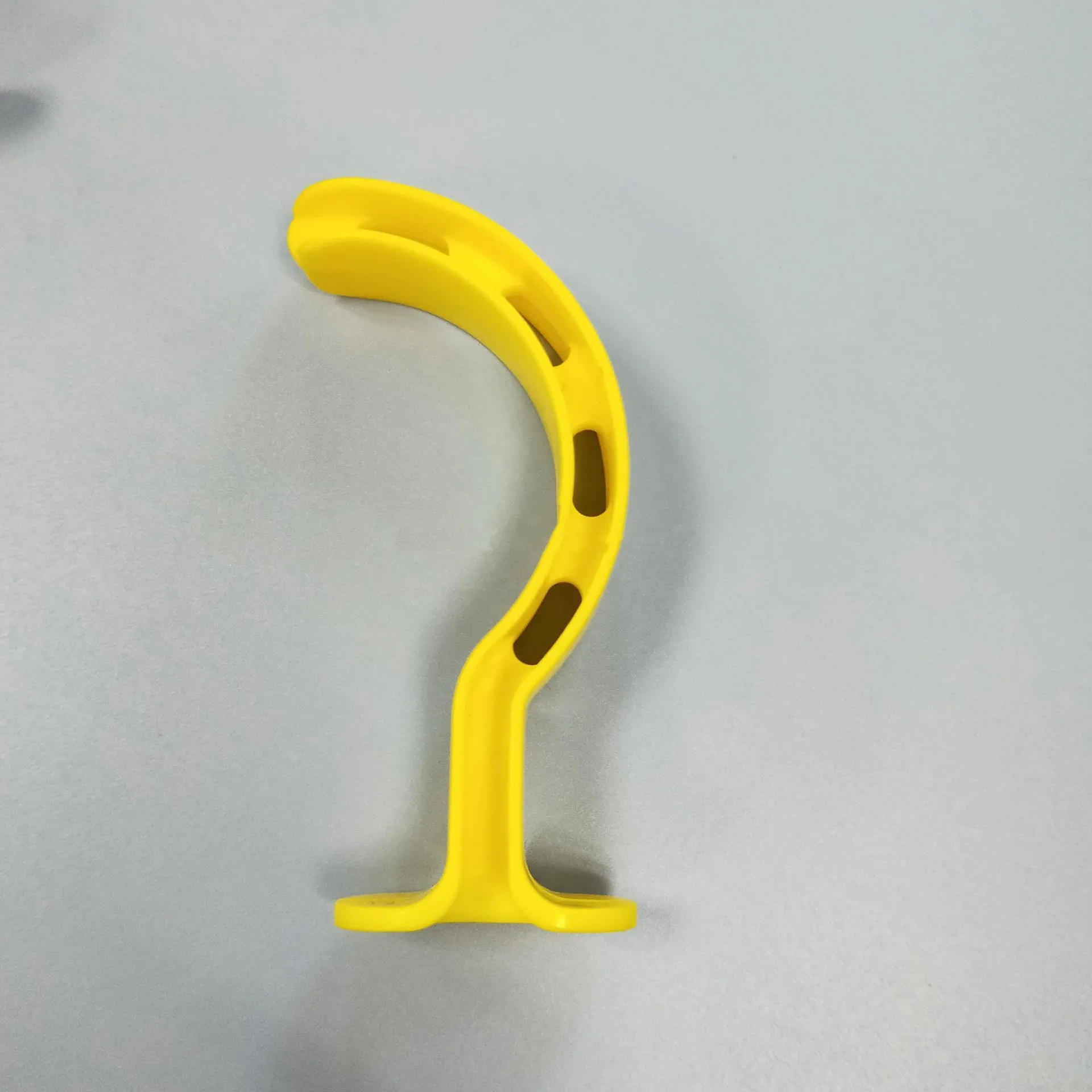 Disposable Oral-Pharyngeal Airway / Berman airway color coded 4
