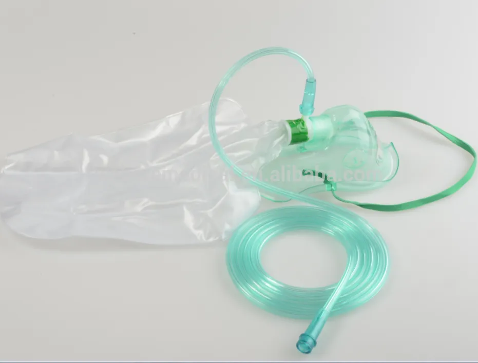 Transparent or green oxygen mask with tube 4
