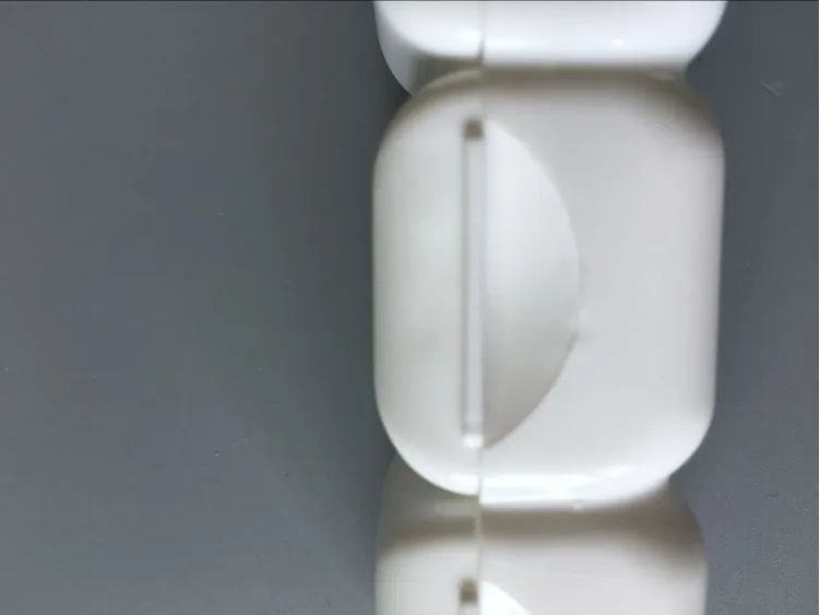 4 compartment one day plastic portable pill box 3