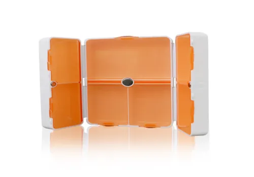 Plastic 7 days foldable pill case with magnet closure