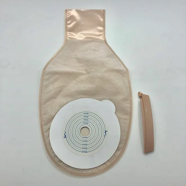 Two-piece colostomy bag with clip (piece artificial anus bag)