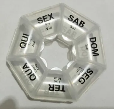 Round pill box plastic portable travel pill organizer 2